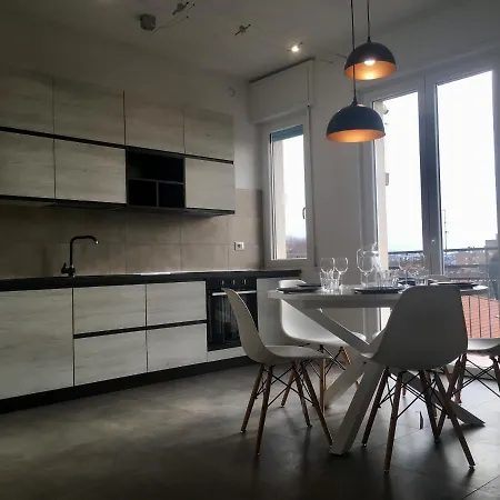 Apartment Caseospitali - Casa Lumiere, Bilocale Panoramico E Luminoso - Piano 3 No Ascensore