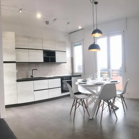 Apartment Caseospitali - Casa Lumiere, Bilocale Panoramico E Luminoso - Piano 3 No Ascensore *